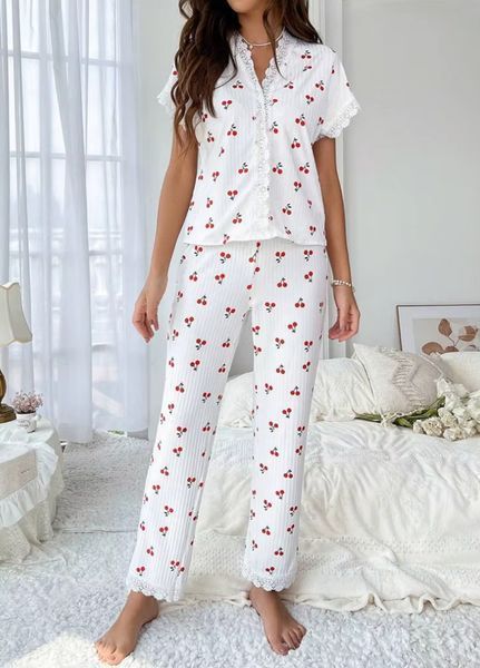 Зручний жіночий домашній комплект для сну та дому Perfect Cherry (1843-42-01) Білий S 1843-42-01 фото