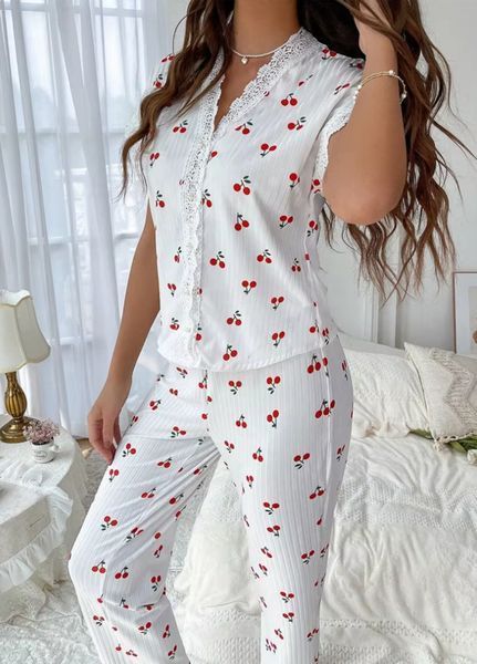 Зручний жіночий домашній комплект для сну та дому Perfect Cherry (1843-42-01) Білий S 1843-42-01 фото